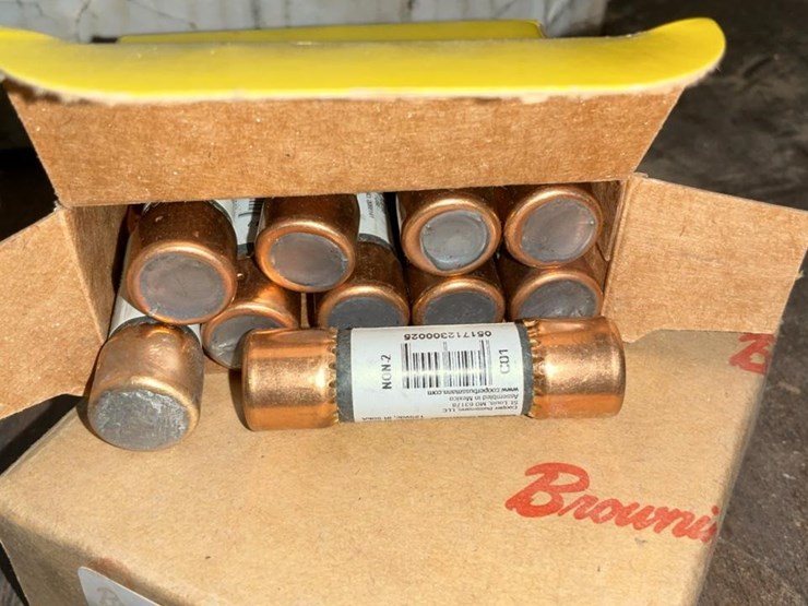 #753-•-grinder-stones,-spider-gauge,-bearings-and-miscellaneous-parts-image-6