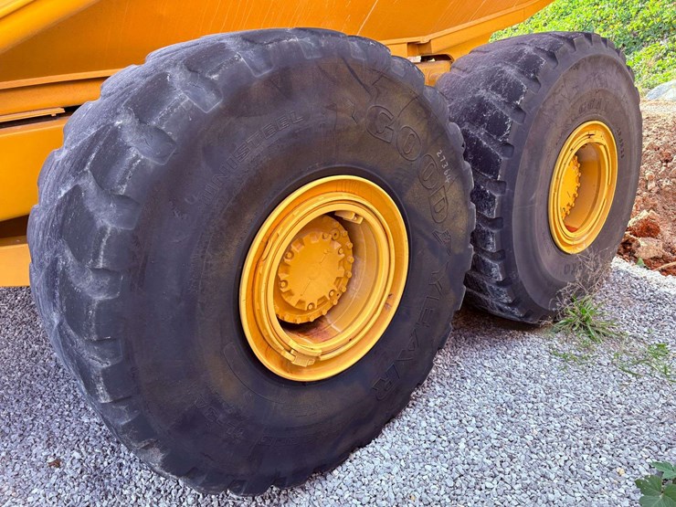 2007-caterpillar-740-image-9