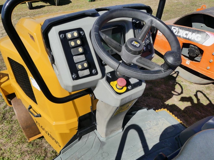 2019-caterpillar-cb24b-image-11