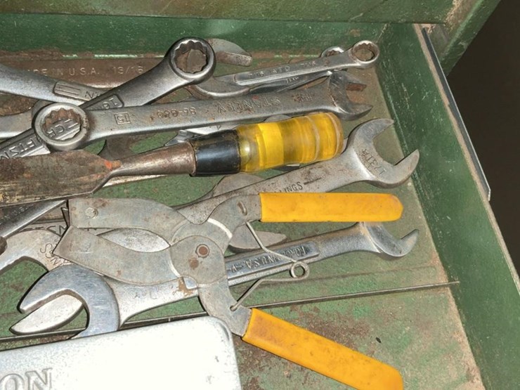 #108-•-miscellaneous-sockets,-wrenches,-and-assorted-tools-image-12