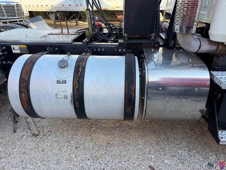 2015-mack-ch613-image-3