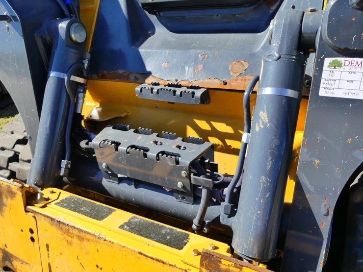 2023-deere-333g-image-12