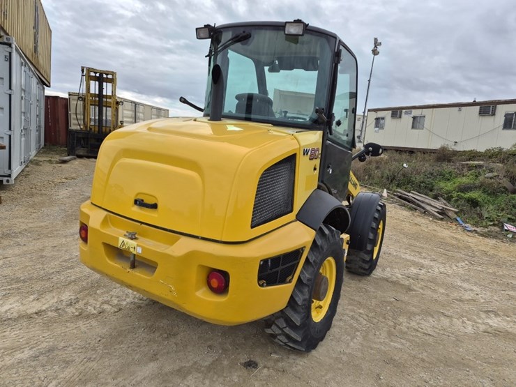 new-holland-w80c-image-12