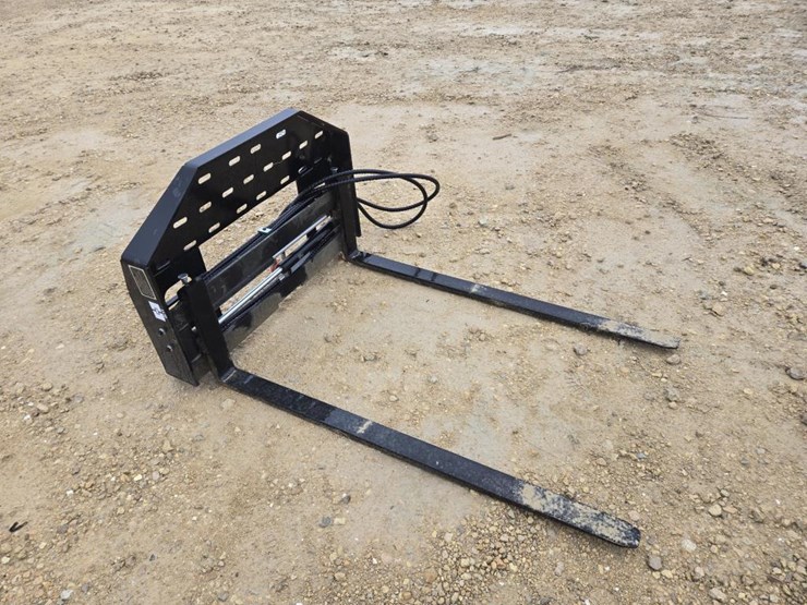 #5920-•-new-60"-hyd.-adjustable-skid-steer-pallet-forks-image-1