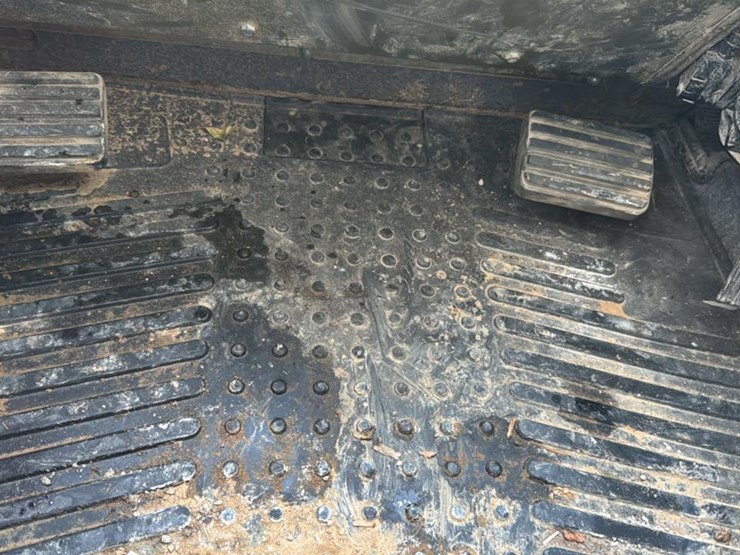 2018-takeuchi-tl8-image-34