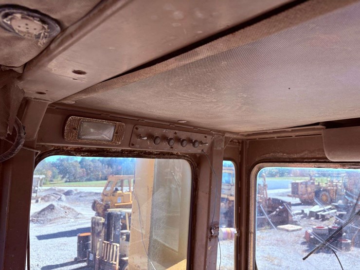 1984-caterpillar-d9l-image-53