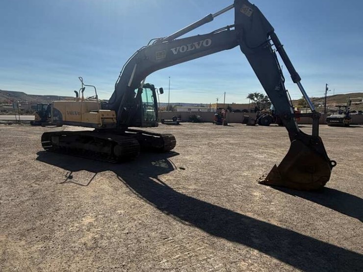 2010-volvo-ec210cl-image-3
