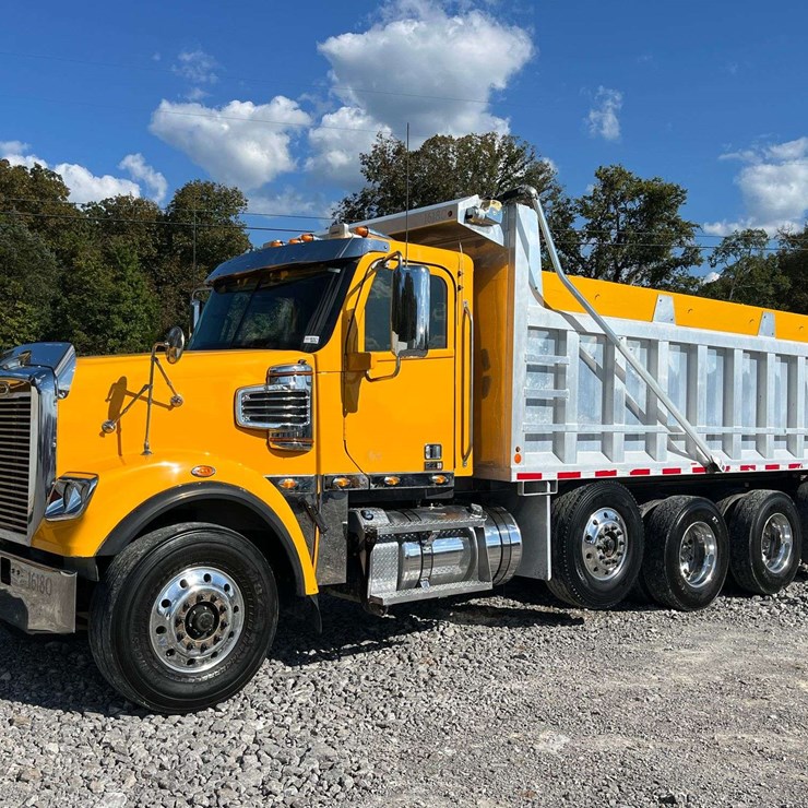 2020 FREIGHTLINER 122SD