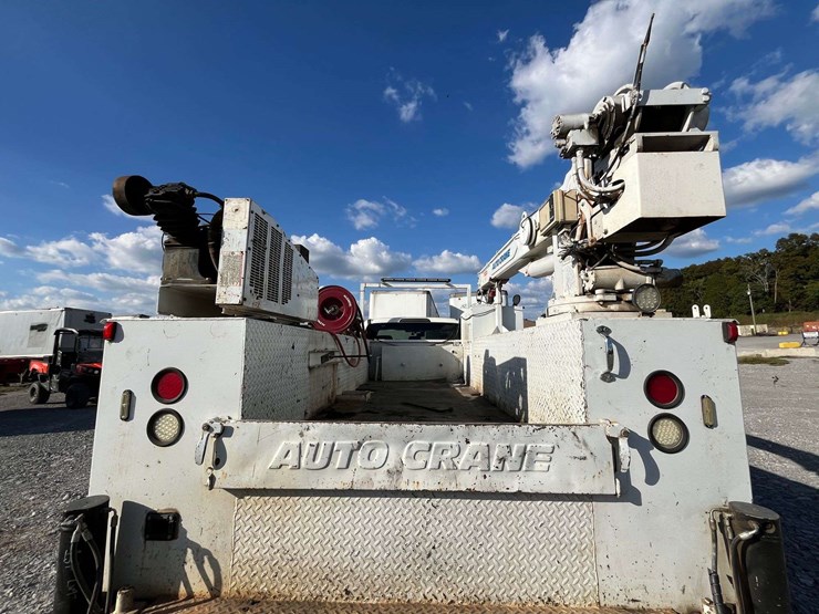 2017-ford-f550-xl-image-36