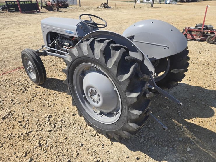 #5849-•-1952-ferguson-30-tractor-image-5