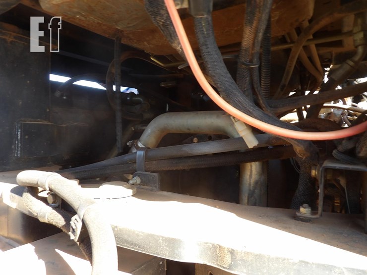 new-holland-t9040-image-23