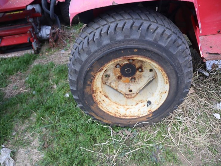 wheel-horse-lawn-&-garden-tractor-image-8