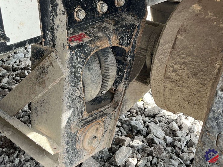 2020-freightliner-122sd-image-31