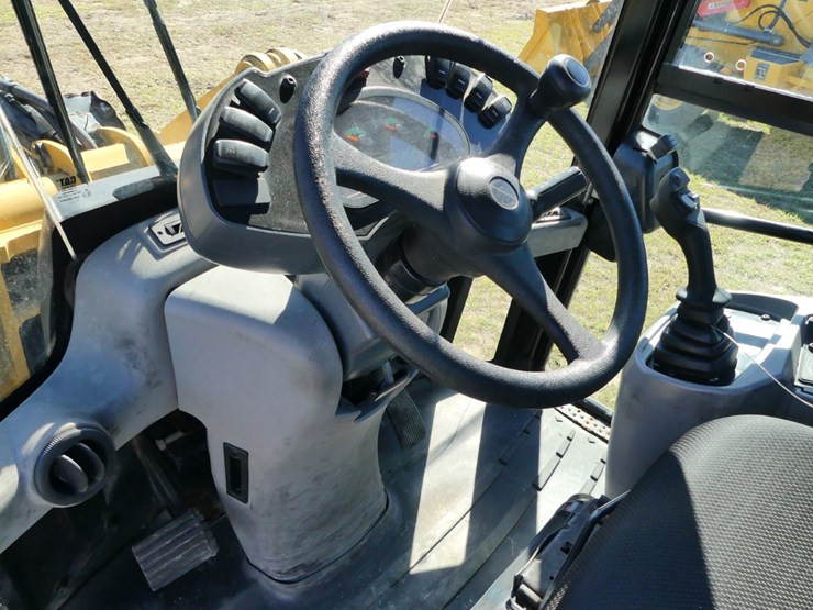 2018-caterpillar-906m-image-15