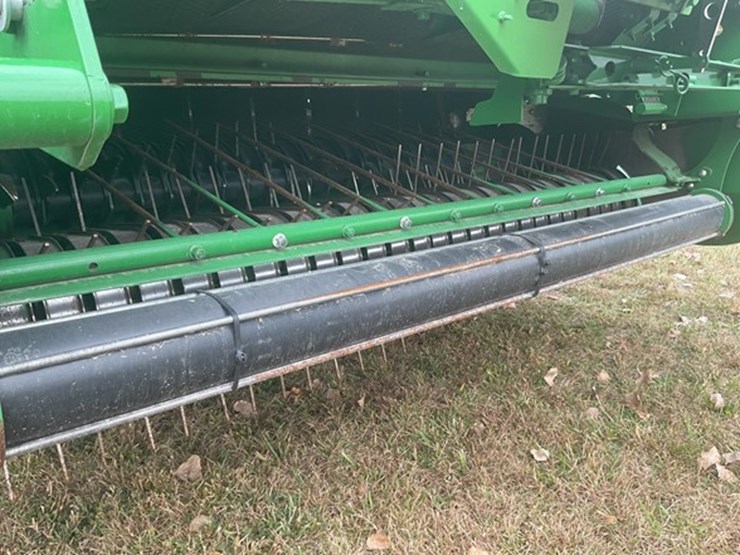 2023-john-deere-560m-image-15