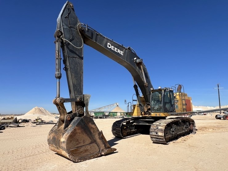 2019-deere-670g-lc-image-1