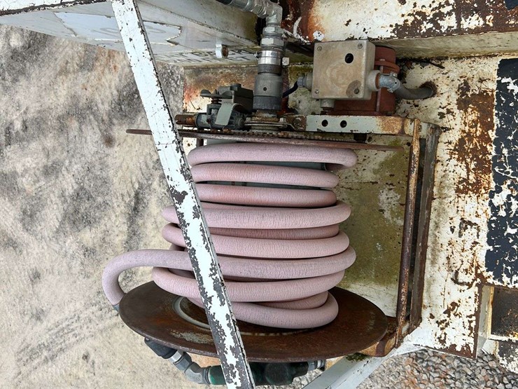 1989-mack-r690t-fuel-&-lube-truck-image-66