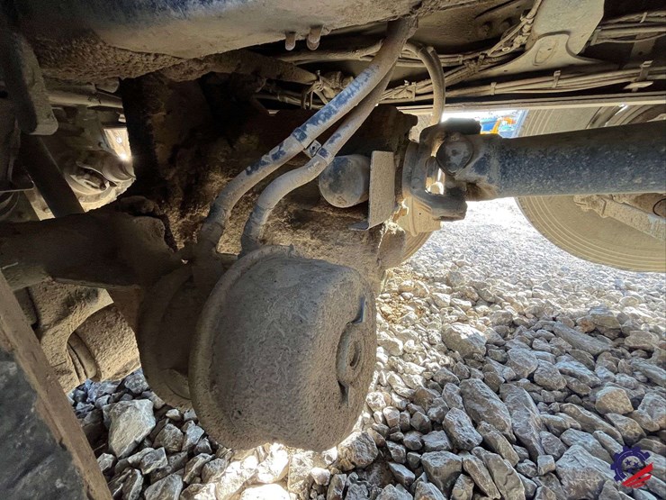 2020-freightliner-122sd-image-43