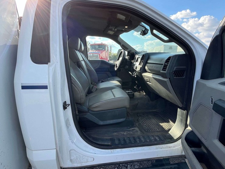 2017-ford-f550-xl-image-58