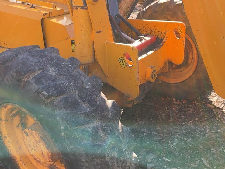 2018-jcb-506c-image-38