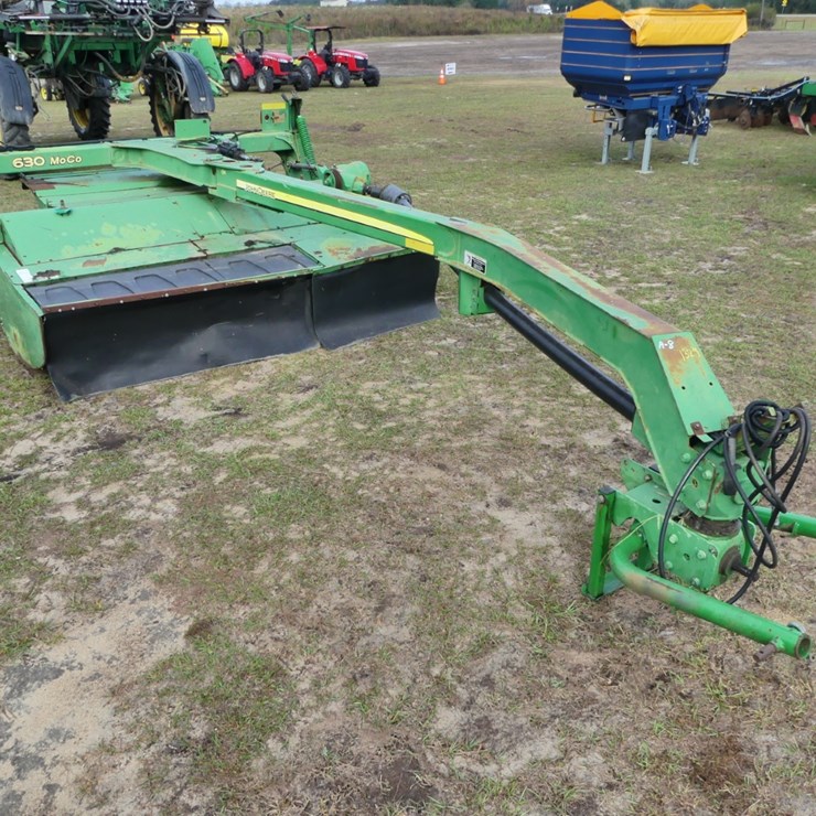 2009 JOHN DEERE 630