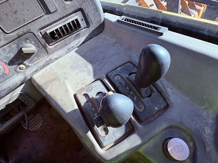 2007-caterpillar-740-image-44