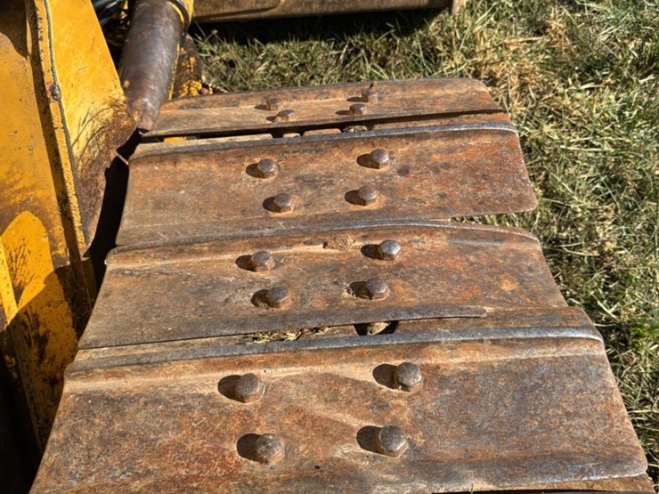 2008-deere-750j-xlt-image-38