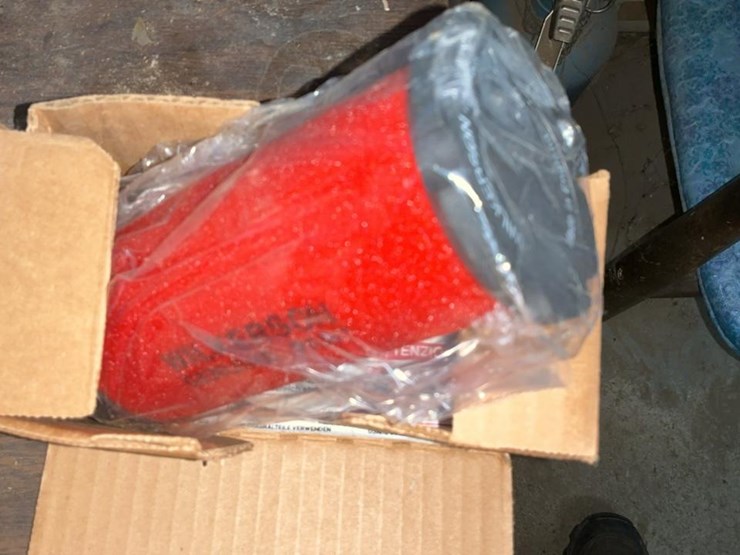 #752-•-bushings,-sprockets-and-miscellaneous-parts-image-8