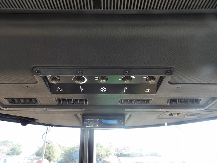 john-deere-4640-image-22