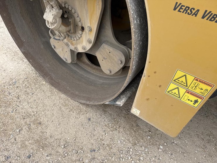 caterpillar-cb64b-image-21