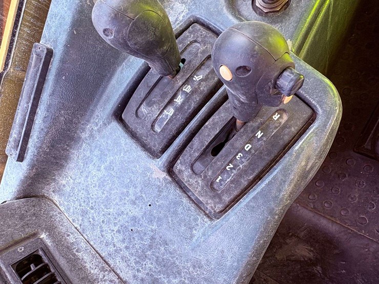 2007-caterpillar-740-image-43