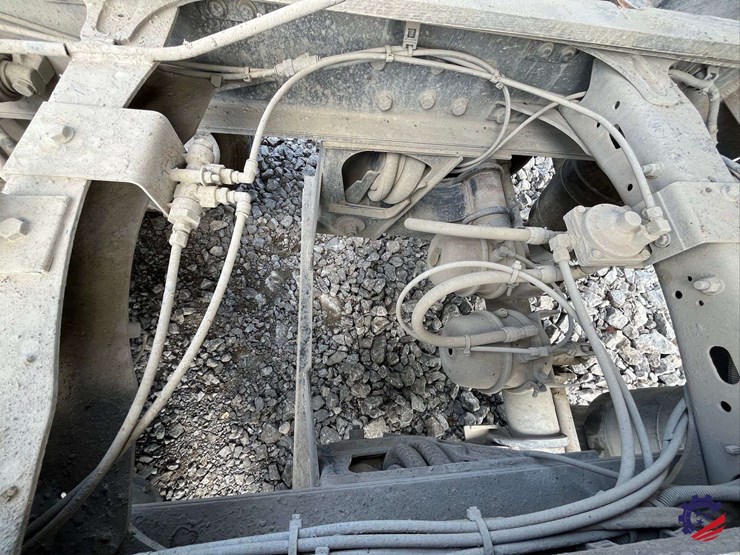 2020-freightliner-122sd-image-82