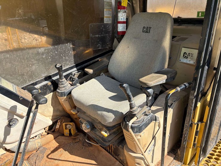 1999-caterpillar-375l-image-68