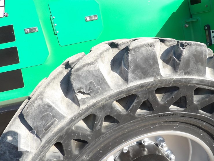 2017-sky-trak-10042-image-11