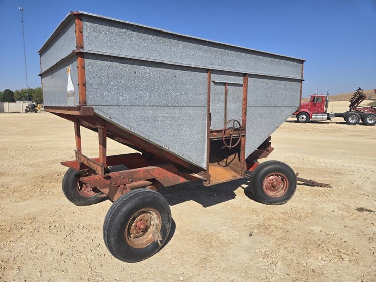 #5846-•-gravity-wagon-on-gear-image-3