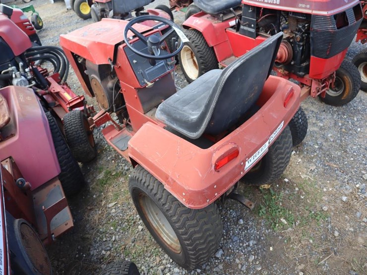 wheel-horse-lawn-&-garden-tractor-image-5