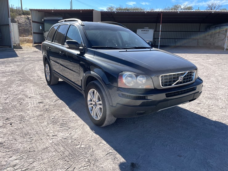 2010-volvo-xc90-image-3