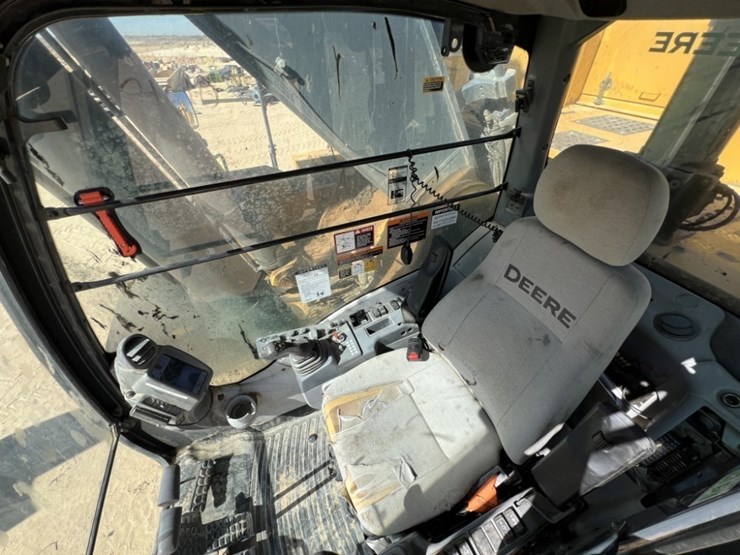 2019-deere-670g-lc-image-69