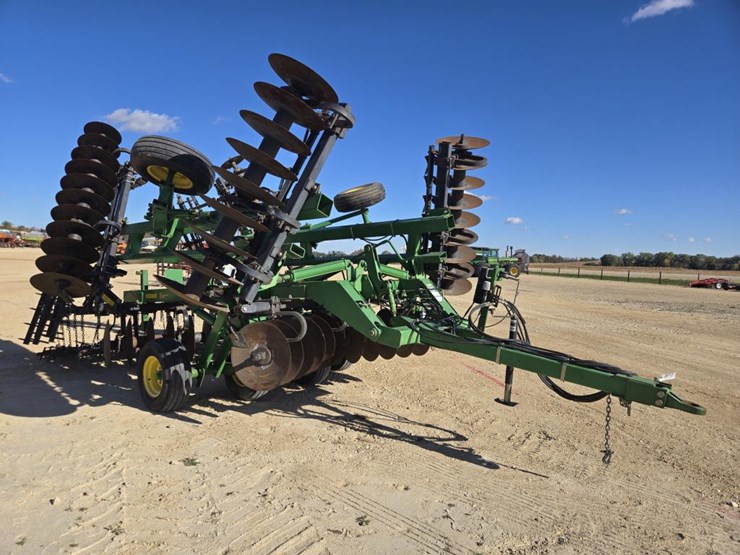 john-deere-637-image-1