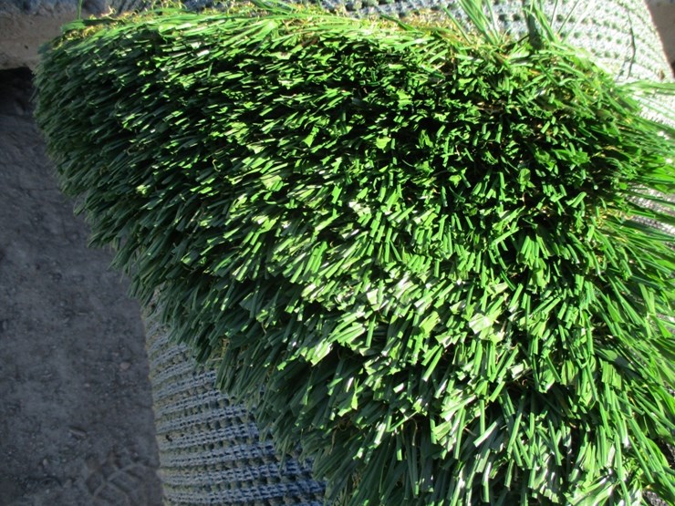 unused-roll-of-artificial-turf-image-4
