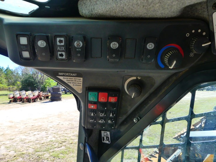 2021-deere-331g-image-16