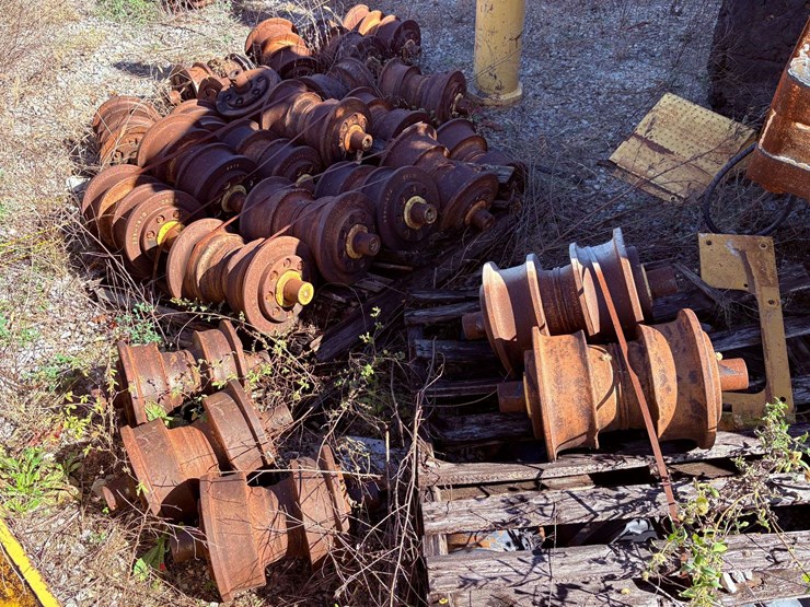 caterpillar-375-image-9