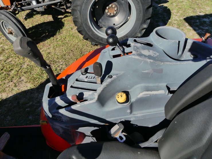 2016-kubota-l4760-image-11