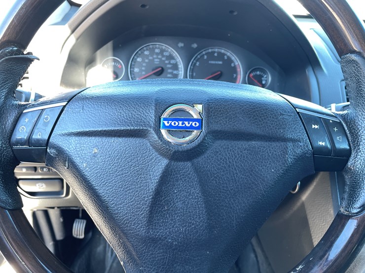 2010-volvo-xc90-image-59