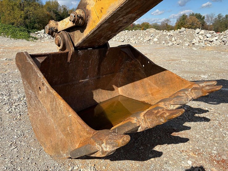 1999-caterpillar-375l-image-31