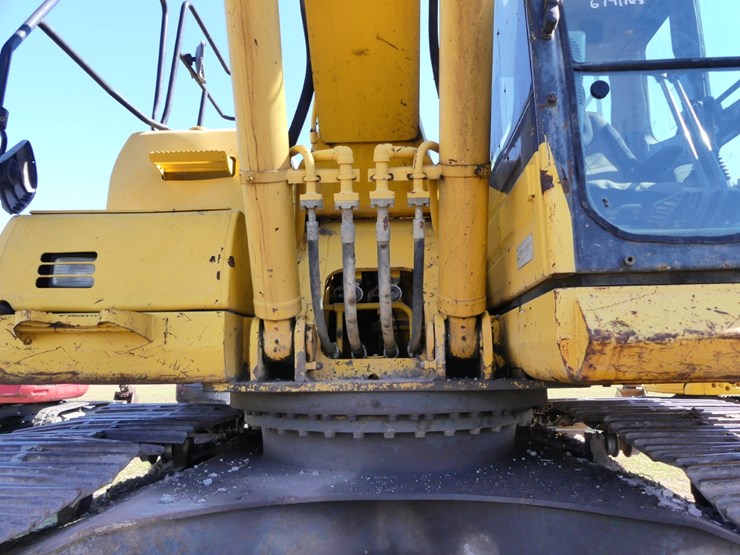 2015-komatsu-pc210-lc-image-13
