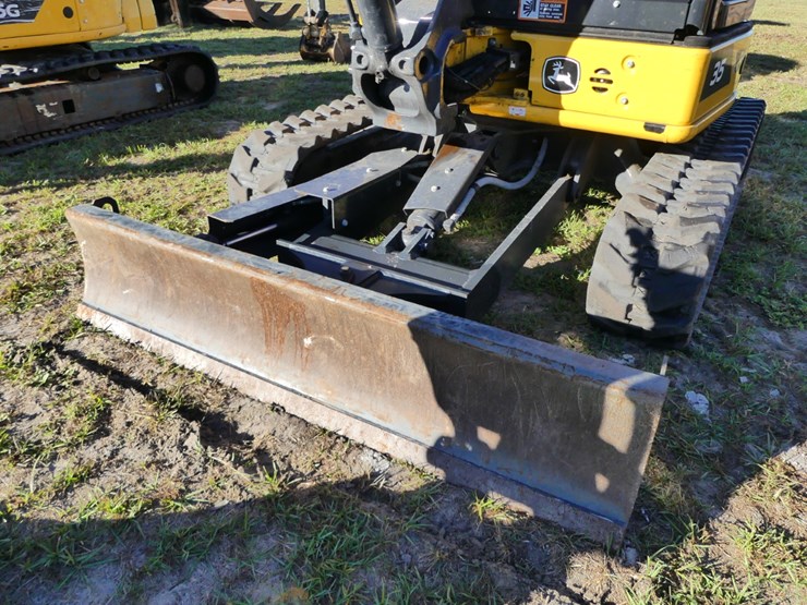 2024-john-deere-24-image-12