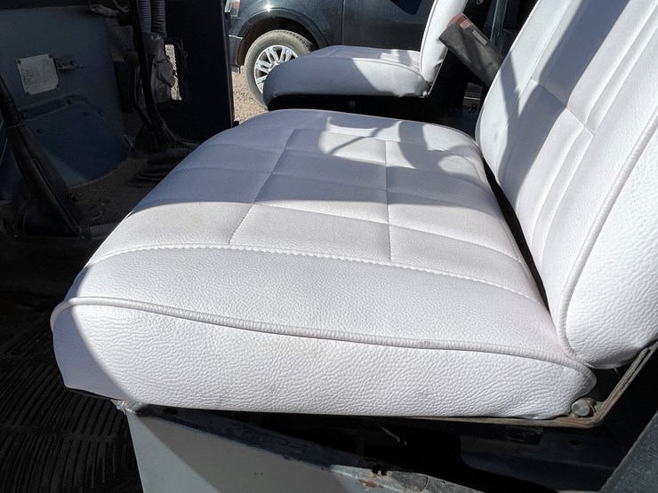 1965-nissan-patrol-image-15