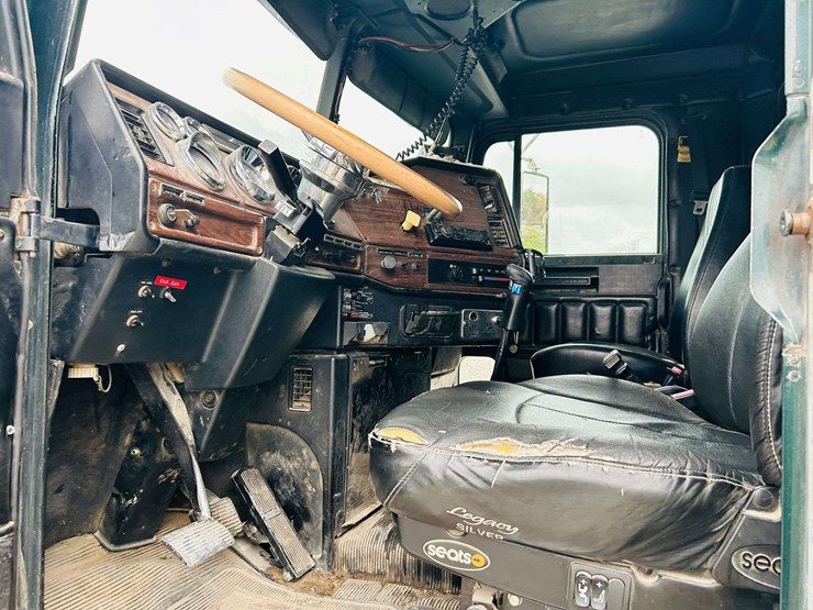 1999-freightliner-tri-axle-dump-truck-image-80