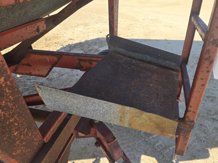 #5846-•-gravity-wagon-on-gear-image-11